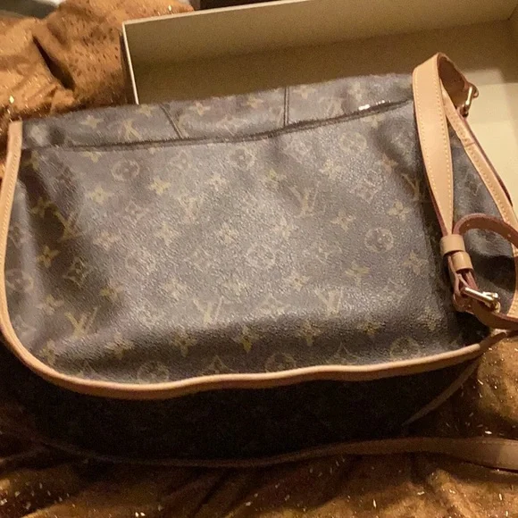 Louis Vuitton Monogram canvas Menilmontant MM - Picture 4 of 13